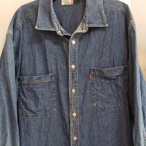 Classic Levi's Denim Shirt